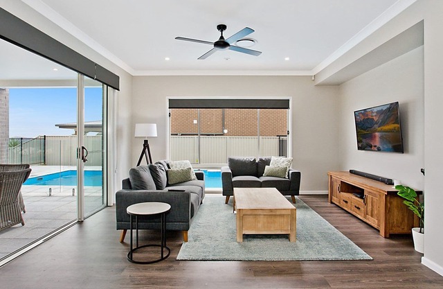 Hampton Heights - Stunning pet friendly home with pool!