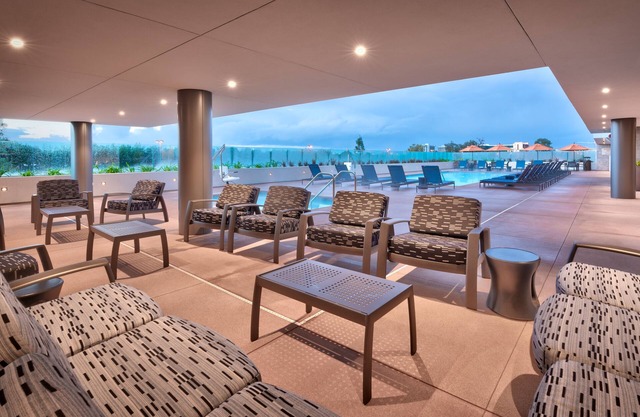 Hampton Inn & Suites Anaheim Resort Convention Center