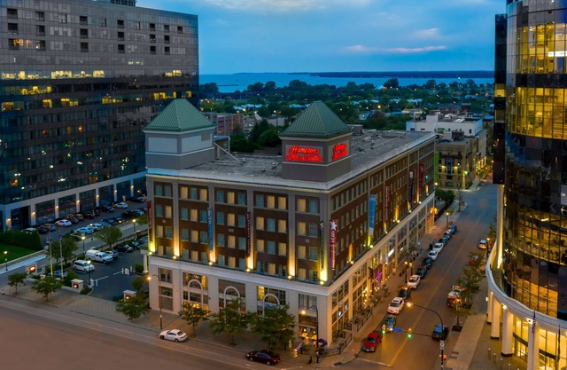 Hampton Inn & Suites Buffalo Downtown