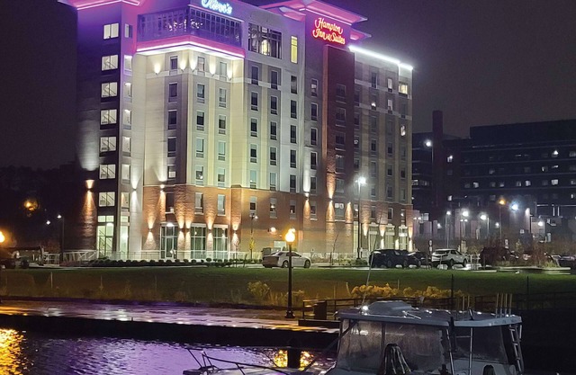 Hampton Inn & Suites Erie Bayfront