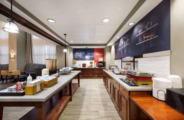 Hampton Inn & Suites Fredericksburg-at Celebrate Virginia