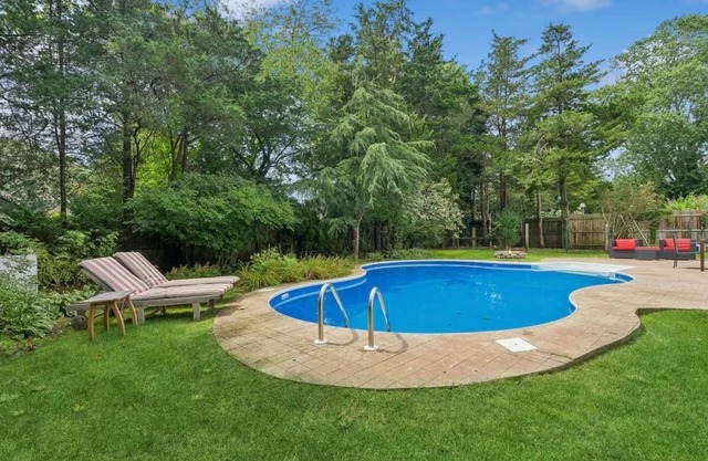 Hamptons Bayside Luxury 3BR & Pool in East Quogue, 1 block to Main St Bay Beach