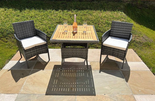 Hand chosen for its estuary bank location alongside majestic river Cleddau estuary.