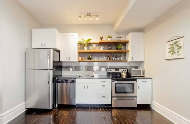 Handcrafted Space One Block from Tower Grove Park
