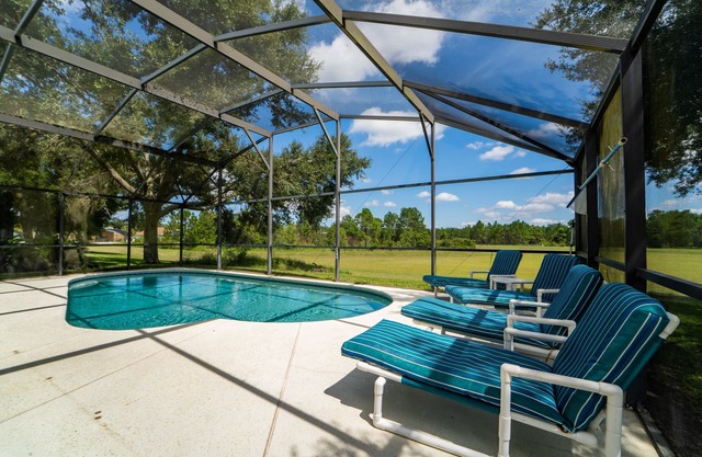 Handicap Accessible Pool Privacy Quiet Neighborhood