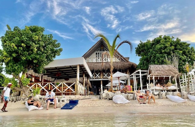 Handsome! Beach Hotel - Punta Arena, Tierra Bomba Island - Cartagena