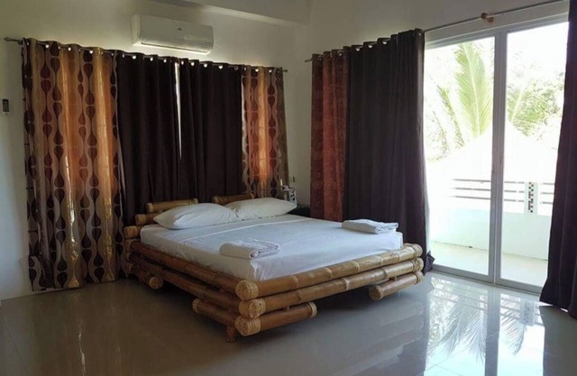 Hangout Beach Resort