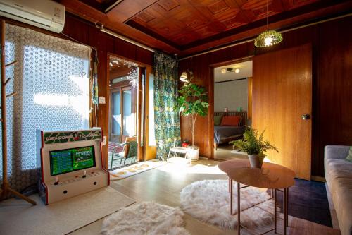 Hanok Bookclub House