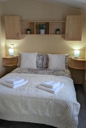 Happy Feet Pet Friendly Holiday Home Skipsea Sands, Bridlington