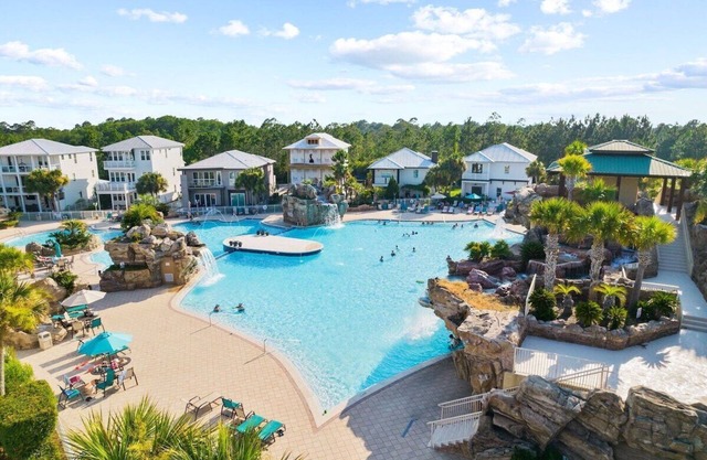 "Happy For Shore" HUGE Pool! 6-Person Golf Cart!
