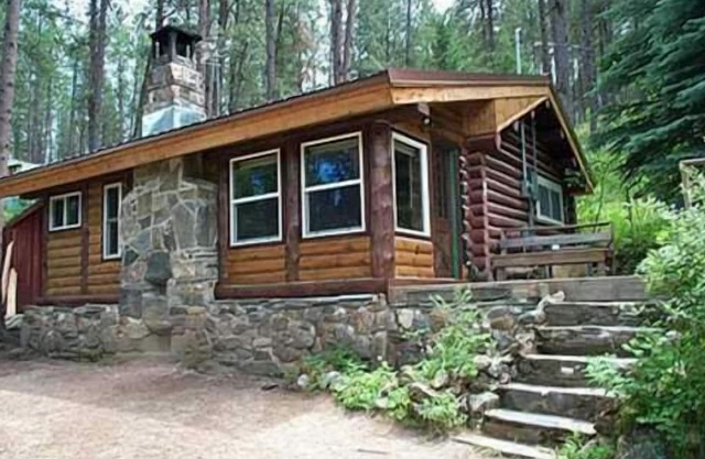 Happy Trails Log Cabin in Silver City