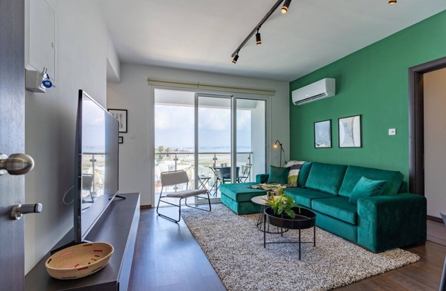 Harbor 401: Stylish 1-Bedroom Apartment in Larnaca