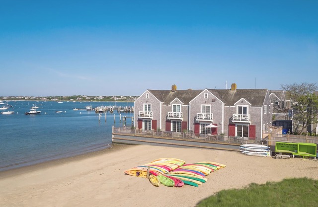 Harborside Three: Waterfront Townhouse w/2 Decks, Walk to Downtown