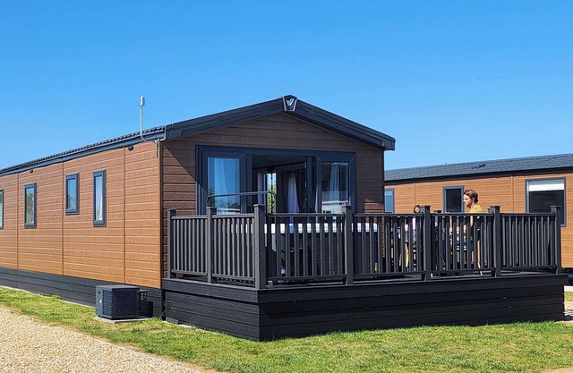 HARBOUR HAVEN - HAYLING ISLAND in Hayling Island Holiday Park
