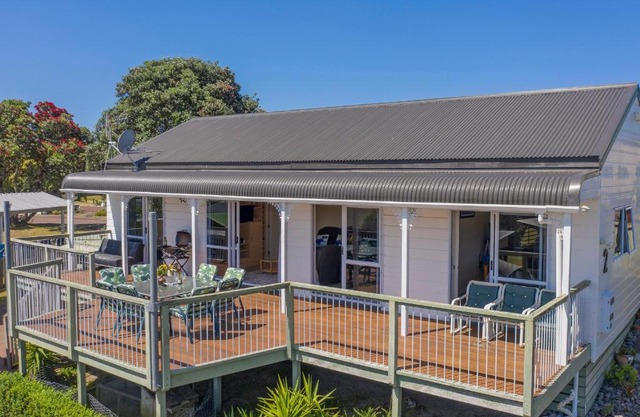 Harbour View Haven - Pauanui Holiday Home
