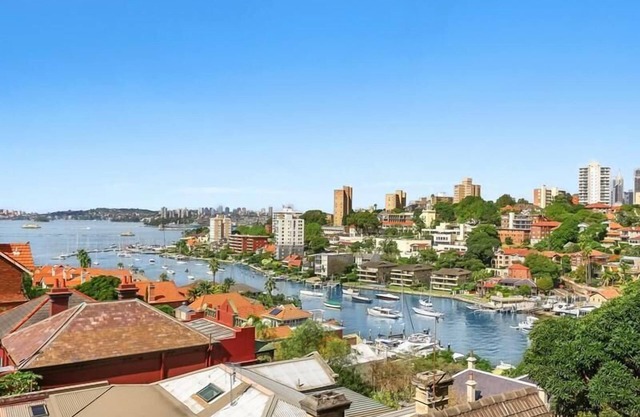Harbour Views from North Sydney High Street