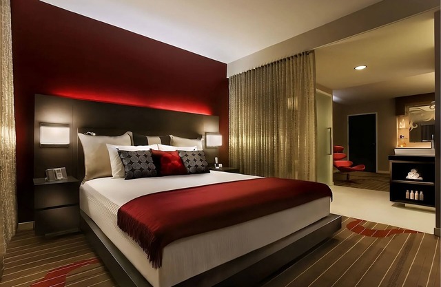 Hard Rock Suite 1 King Bed, In the Heart of Downtown San Diego