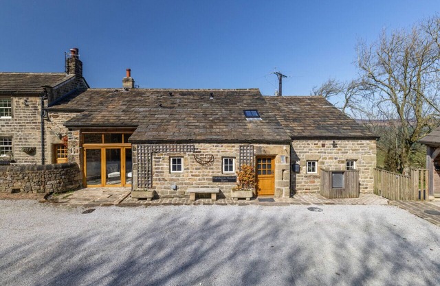 Hardwick House Barn - Three Bedroom House, Sleeps 6