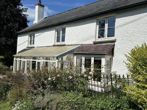 Hare and Hounds Exton