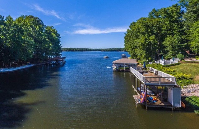 Harper’s Hideaway Lake Gaston Retreat