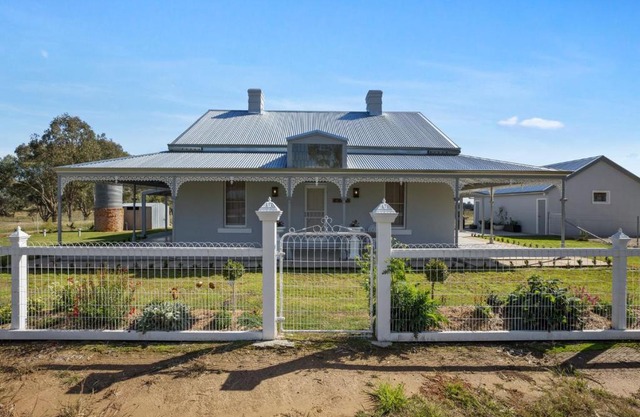 Hart Cottage Farm Stay in Indigo Valley