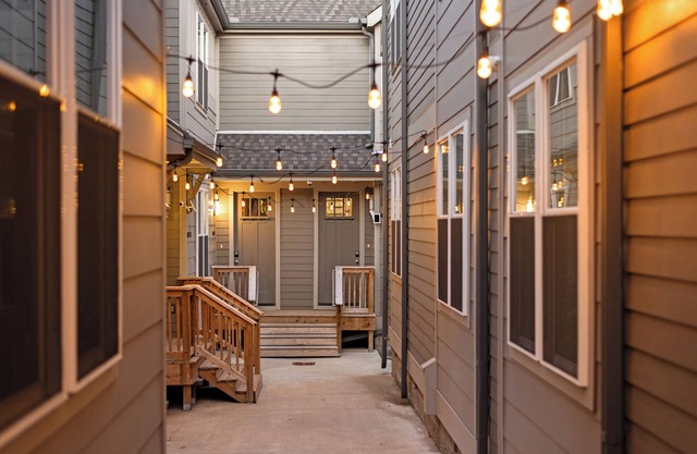 Hart Suites by AvantStay – Stylish Townhome Near Downtown Nashville