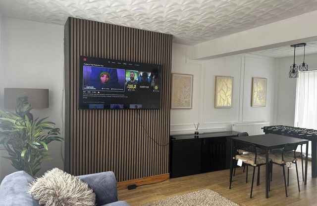 Hartlepool - House - Sleeps 5 - Parking