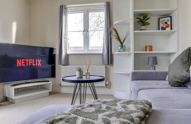 Hatfield Uni | Free Parking | Business, Families