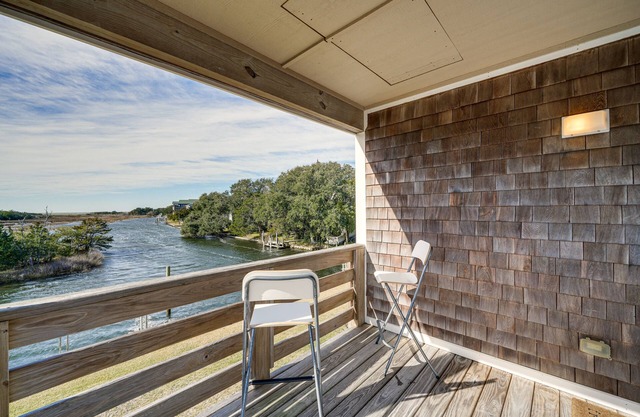 Hatteras Island Hideaway: Waterfront, Canal Access