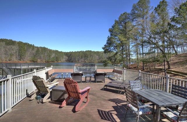 Hattiway on Lake Allatoona Includes Private Covered Dock