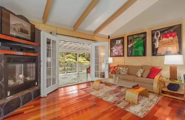 Hau'oli Place - Happy little tiki cottage in Volcano