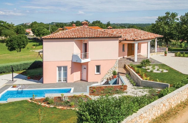Haus D&E mit privatem Pool