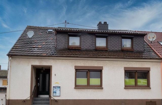 Haus Paula - vacation home, shower and bath, WC, 3 bedrooms