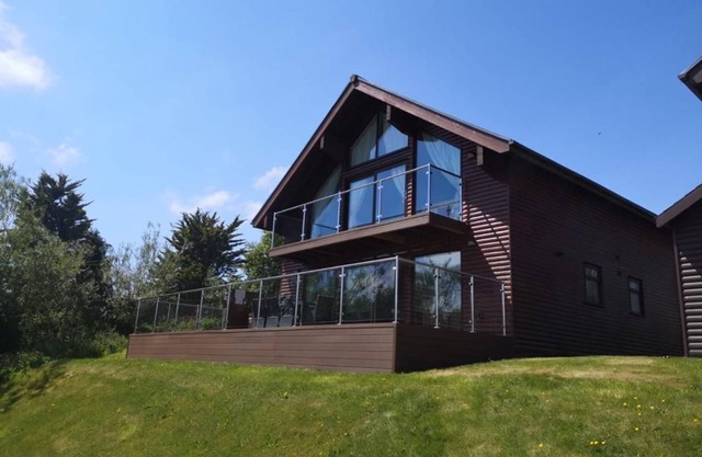 Haven House with Hot Tub on Retallack Resort with 4 bedrooms