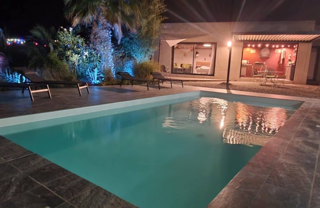 Havre de Paix with swimming pool and jacuzzi just a stone's throw from Narbonne