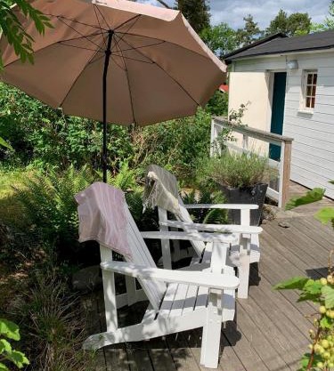 Havsnära sommarhus på Älgö