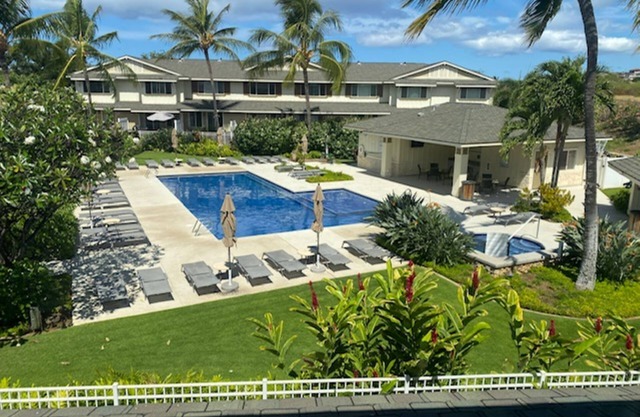 Hawaiian Aloha spirit, Relax, play in beautiful Ko Olina. nParadise awaiting.