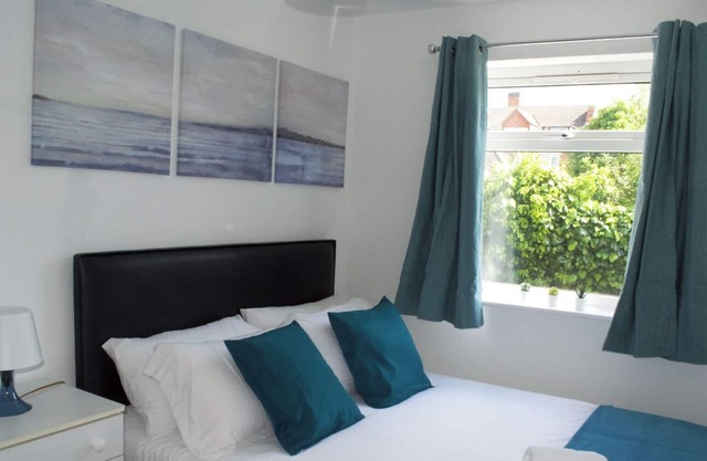 Hawk 3: Close to town centre / free parking / sleeps 4