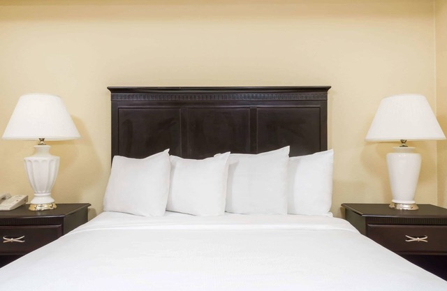 Hawthorn Extended Stay by Wyndham Columbus North