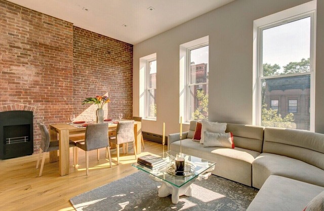 Hawthorn III by Rove Travel | 2BR Designer Apt
