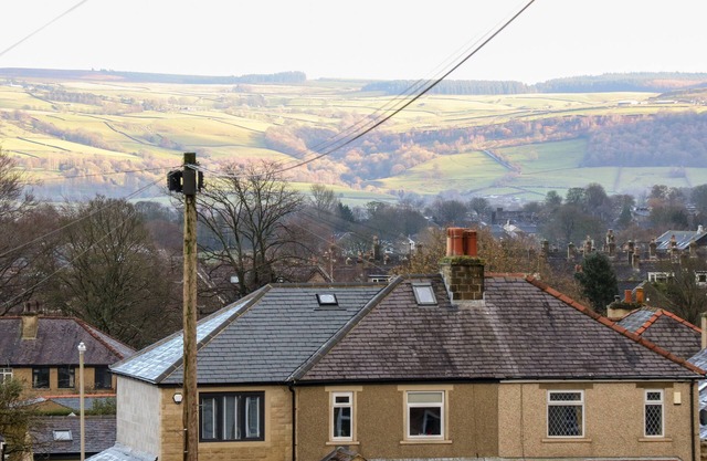 HAZEL COTTAGE, pet friendly, with hot tub in Sutton-In-Craven