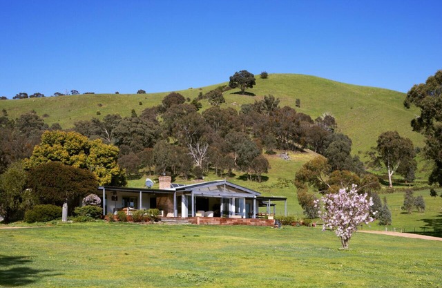 Headley Homestead - The Village Green