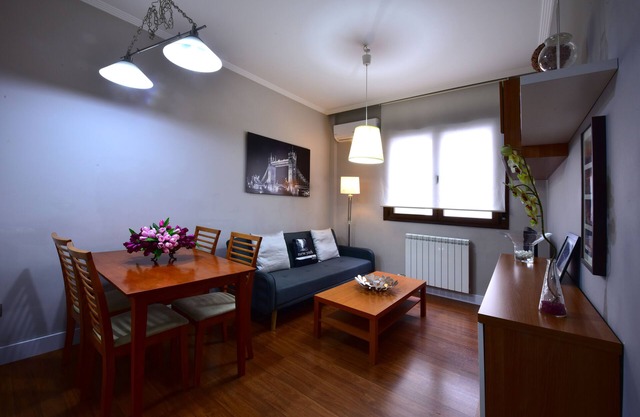 HEART IN THE BEST AREA AND VERY QUIET APARTMENT WITH AIR CONDITIONING