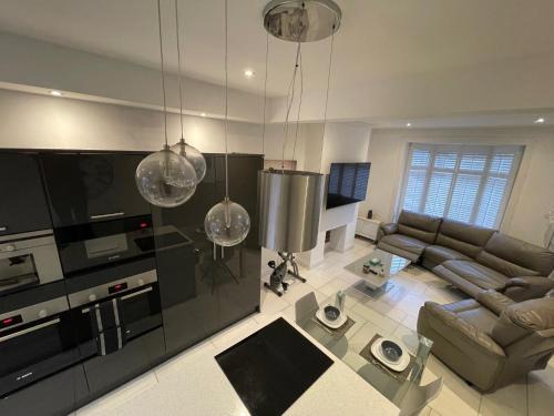 Heart of Darlington Town house