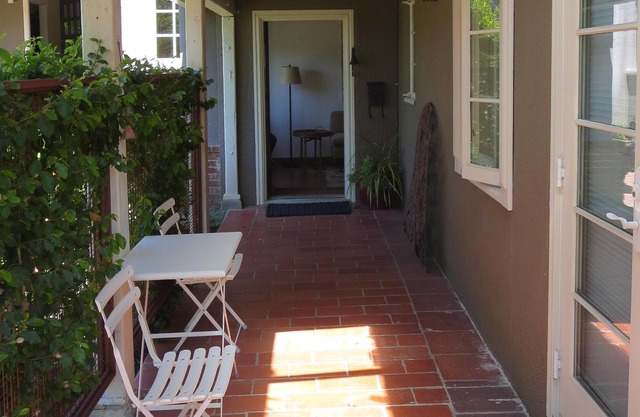 Heart-of-Elmwood Cottage With Private Patio And Loggia