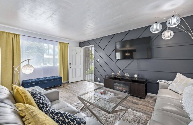 HEART of Old Town Scottsdale! Within walking distance to many destinations!