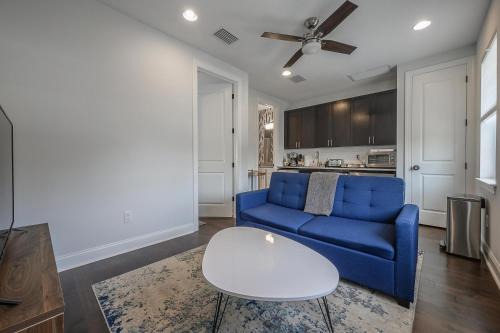 Heart of SOHO Minutes to Downtown and Stadium Unit 1