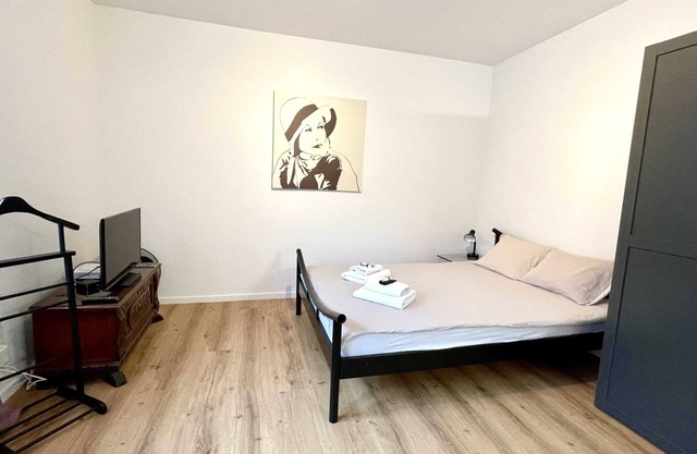 Heart of Zurich Modern Studio (HG14)