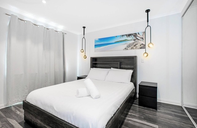 Heated 1 bedroom on quiet street, walk to Central