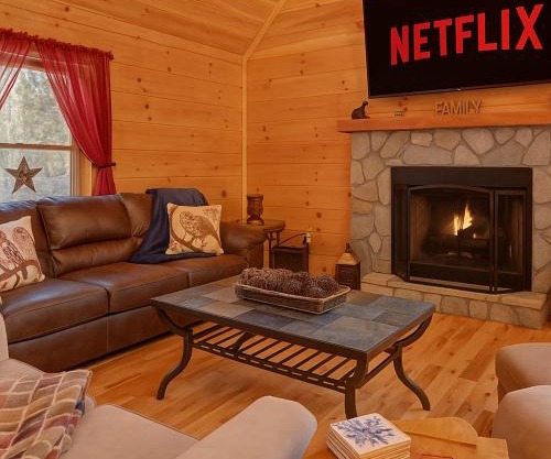 Heated In Door Pool Hot Tub 6 Seater Fire Pit Wineries Pickleball Gym